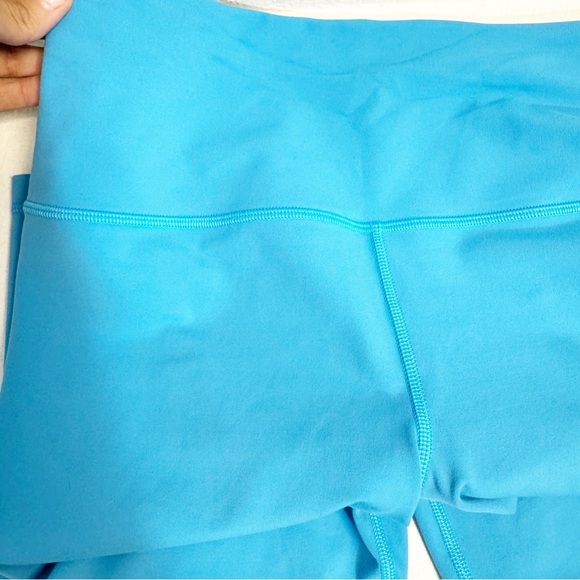 Athleta- Bright Aqua Ultra High Rise Elation Capri Leggings Womans Med - Picture 6 of 7